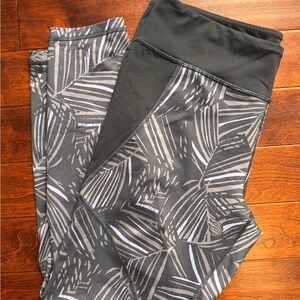 Patagonia Black and Gray Patterned Leggings